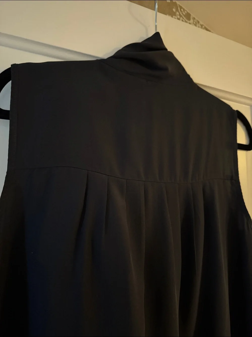 CHANEL Vintage Pre-Fall 2007 Navy Sleeveless Blouse with Bow — Karl Lagerfeld